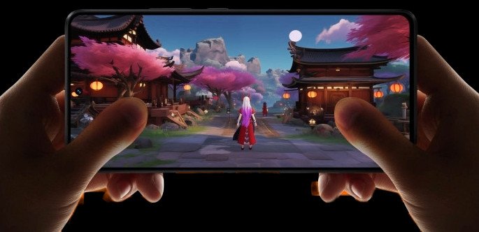 IQO Z10 Turbo 6.78 ″ with 1.5k AMOLED Show