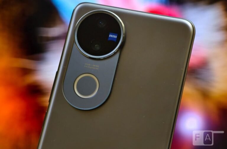 Indian smartphone supply in Q12025 fell 8 % YOY: Canalis